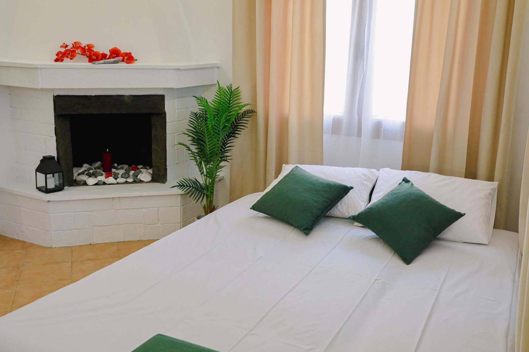 Seapearl Paralia Avdhiron